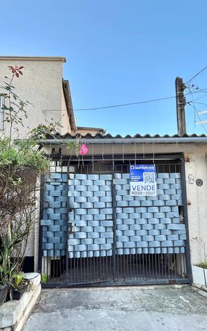 Casa à venda com 100m², 3 quartos e 1 vaga Casa à venda com 100m², 3 quartos e 1 vagaFachada