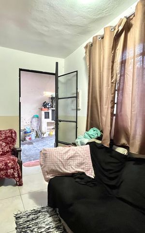 Casa à venda com 100m², 3 quartos e 1 vaga Casa à venda com 100m², 3 quartos e 1 vagaSala