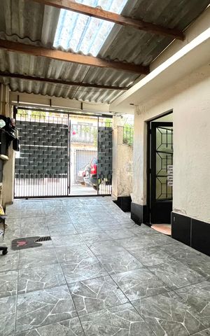 Casa à venda com 100m², 3 quartos e 1 vaga Casa à venda com 100m², 3 quartos e 1 vagaGaragem