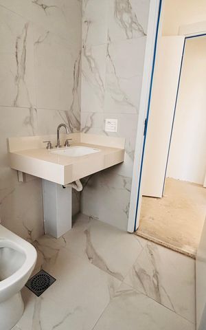 Apartamento à venda com 175m², 3 quartos e 3 vagas Apartamento à venda com 175m², 3 quartos e 3 vagasBanheiro suíte 2