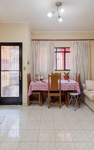 Casa à venda com 185m², 3 quartos e 1 vaga Casa à venda com 185m², 3 quartos e 1 vagaSala