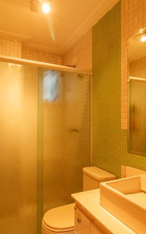 Apartamento à venda com 180m², 3 quartos e 3 vagas Apartamento à venda com 180m², 3 quartos e 3 vagasBanheiro