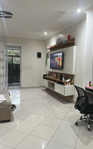 Casa de condomínio à venda com 209m², 3 quartos e 2 vagas Casa de condomínio à venda com 209m², 3 quartos e 2 vagasSala