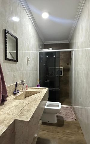 Casa de condomínio à venda com 209m², 3 quartos e 2 vagas Casa de condomínio à venda com 209m², 3 quartos e 2 vagasBanheiro