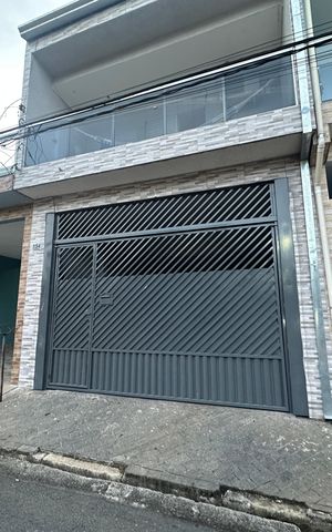 Casa de condomínio à venda com 209m², 3 quartos e 2 vagas Casa de condomínio à venda com 209m², 3 quartos e 2 vagasFachada