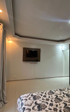 Casa de condomínio à venda com 209m², 3 quartos e 2 vagas Casa de condomínio à venda com 209m², 3 quartos e 2 vagasSuíte