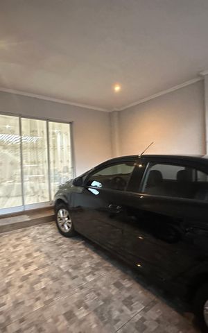 Casa de condomínio à venda com 209m², 3 quartos e 2 vagas Casa de condomínio à venda com 209m², 3 quartos e 2 vagasGaragem