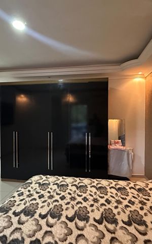 Casa de condomínio à venda com 209m², 3 quartos e 2 vagas Casa de condomínio à venda com 209m², 3 quartos e 2 vagasSuíte