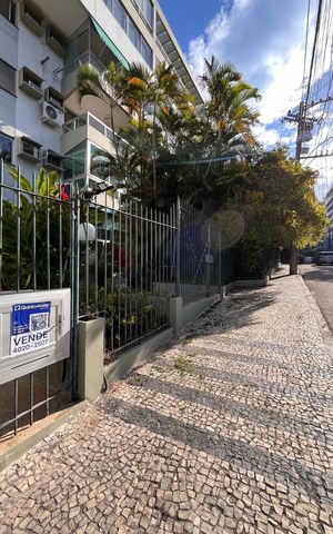 Apartamento à venda com 130m², 3 quartos e 2 vagas Apartamento à venda com 130m², 3 quartos e 2 vagasPlaca