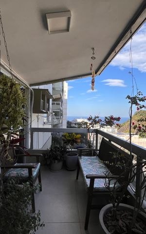 Apartamento à venda com 130m², 3 quartos e 2 vagas Apartamento à venda com 130m², 3 quartos e 2 vagasVaranda da sala