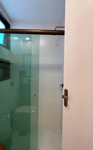 Apartamento à venda com 130m², 3 quartos e 2 vagas Apartamento à venda com 130m², 3 quartos e 2 vagasBanheiro da suíte