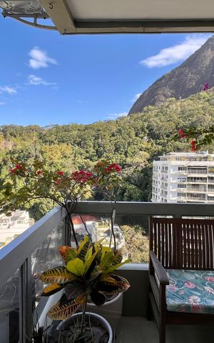 Apartamento à venda com 130m², 3 quartos e 2 vagas Apartamento à venda com 130m², 3 quartos e 2 vagasVista