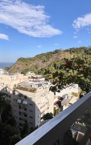 Apartamento à venda com 130m², 3 quartos e 2 vagas Apartamento à venda com 130m², 3 quartos e 2 vagasVista
