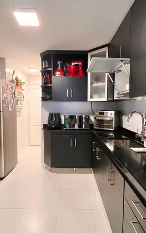 Apartamento à venda com 130m², 3 quartos e 2 vagas Apartamento à venda com 130m², 3 quartos e 2 vagasCozinha