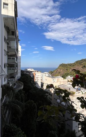 Apartamento à venda com 130m², 3 quartos e 2 vagas Apartamento à venda com 130m², 3 quartos e 2 vagasVista da sala