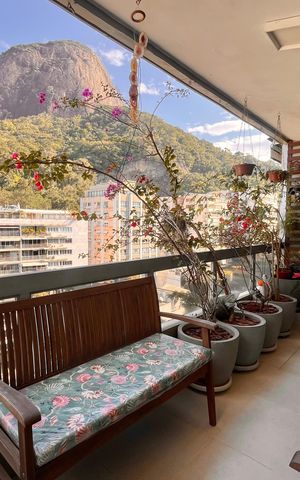Apartamento à venda com 130m², 3 quartos e 2 vagas Apartamento à venda com 130m², 3 quartos e 2 vagasVaranda
