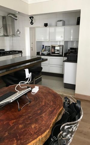 Apartamento à venda com 123m², 3 quartos e 2 vagas Apartamento à venda com 123m², 3 quartos e 2 vagasSala
