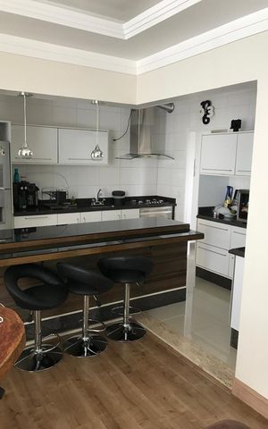 Apartamento à venda com 123m², 3 quartos e 2 vagas Apartamento à venda com 123m², 3 quartos e 2 vagasCozinha
