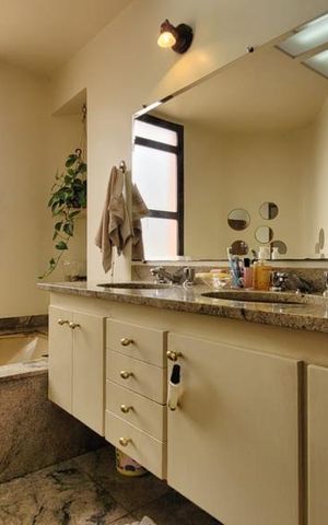 Apartamento à venda com 194m², 4 quartos e 3 vagas Apartamento à venda com 194m², 4 quartos e 3 vagasBanheiro 1
