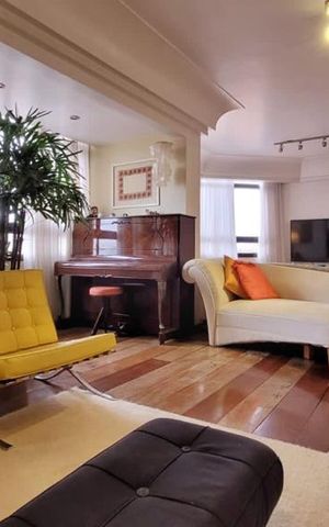 Apartamento à venda com 194m², 4 quartos e 3 vagas Apartamento à venda com 194m², 4 quartos e 3 vagasSala