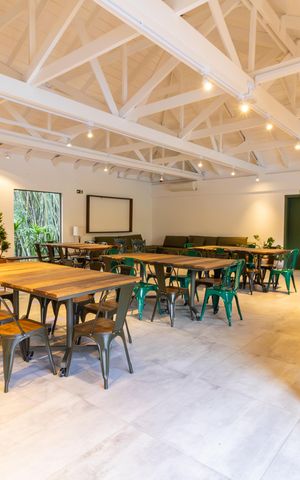 Casa de condomínio para alugar com 440m², 3 quartos e 4 vagas Casa de condomínio para alugar com 440m², 3 quartos e 4 vagasÁrea comum - Salão de festas