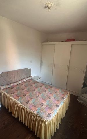 Casa à venda com 592m², 5 quartos e 4 vagas Casa à venda com 592m², 5 quartos e 4 vagasQuarto
