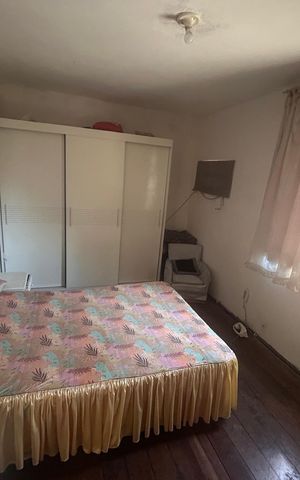 Casa à venda com 592m², 5 quartos e 4 vagas Casa à venda com 592m², 5 quartos e 4 vagasQuarto
