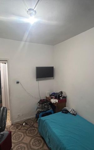 Casa à venda com 592m², 5 quartos e 4 vagas Casa à venda com 592m², 5 quartos e 4 vagasQuarto