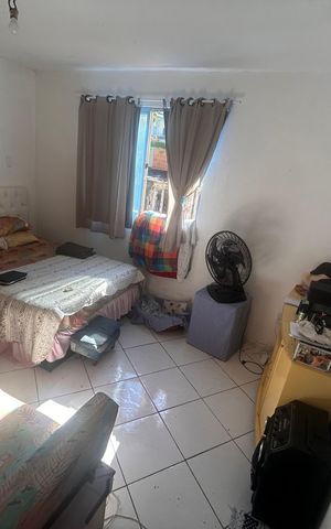 Casa à venda com 592m², 5 quartos e 4 vagas Casa à venda com 592m², 5 quartos e 4 vagasQuarto