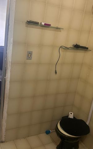 Casa à venda com 592m², 5 quartos e 4 vagas Casa à venda com 592m², 5 quartos e 4 vagasBanheiro