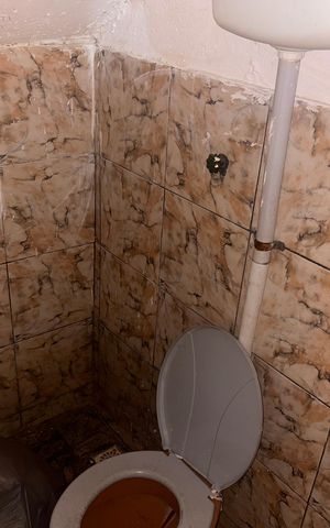 Casa à venda com 592m², 5 quartos e 4 vagas Casa à venda com 592m², 5 quartos e 4 vagasBanheiro