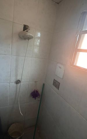 Casa à venda com 592m², 5 quartos e 4 vagas Casa à venda com 592m², 5 quartos e 4 vagasBanheiro