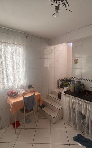 Casa à venda com 592m², 5 quartos e 4 vagas Casa à venda com 592m², 5 quartos e 4 vagasCozinha