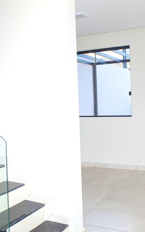 Casa à venda com 243m², 3 quartos e 4 vagasEscada