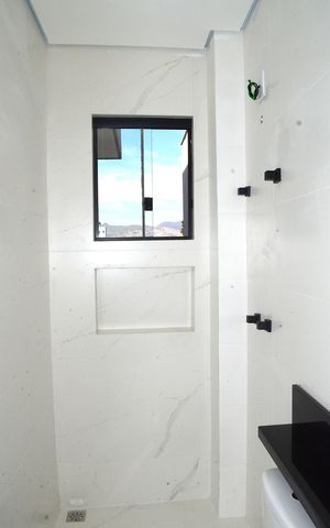 Casa à venda com 243m², 3 quartos e 4 vagasBanheiro 2
