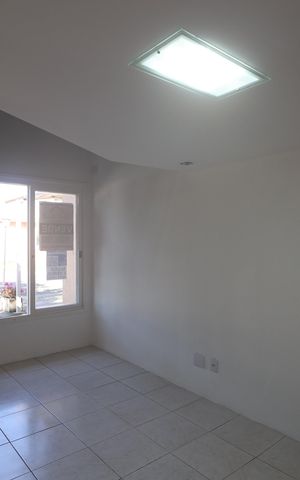 Casa de condomínio à venda com 89m², 2 quartos e 2 vagasSala