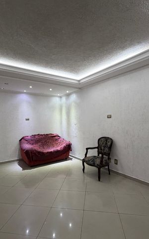Casa à venda com 138m², 2 quartos e 2 vagasSala