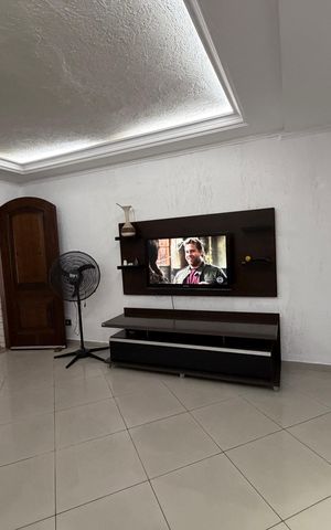 Casa à venda com 138m², 2 quartos e 2 vagasSala