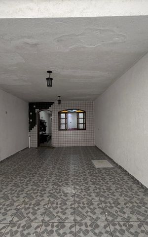 Casa à venda com 138m², 2 quartos e 2 vagasGaragem