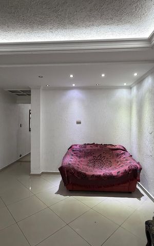 Casa à venda com 138m², 2 quartos e 2 vagasSala