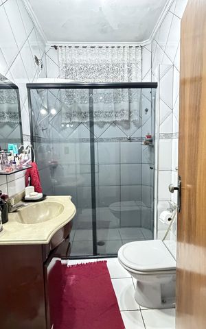 Casa à venda com 138m², 2 quartos e 2 vagasBanheiro