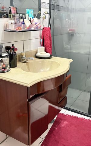 Casa à venda com 138m², 2 quartos e 2 vagasBanheiro