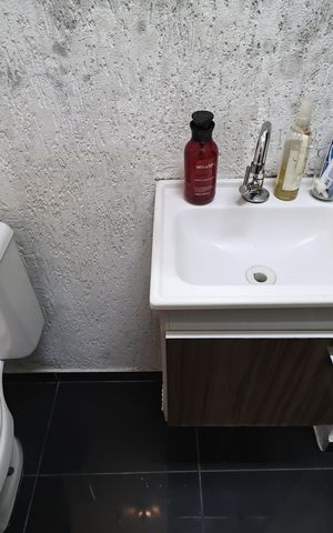 Casa à venda com 264m², 3 quartos e 3 vagas Casa à venda com 264m², 3 quartos e 3 vagasBanheiro suíte 2