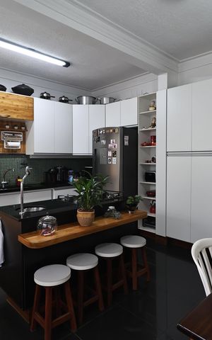 Casa à venda com 264m², 3 quartos e 3 vagas Casa à venda com 264m², 3 quartos e 3 vagasCozinha