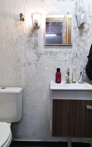 Casa à venda com 264m², 3 quartos e 3 vagas Casa à venda com 264m², 3 quartos e 3 vagasBanheiro suíte 2
