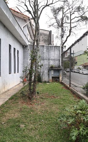 Casa à venda com 264m², 3 quartos e 3 vagas Casa à venda com 264m², 3 quartos e 3 vagasJardim