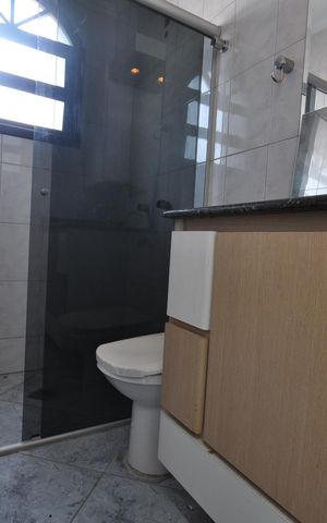 Casa para alugar com 200m², 2 quartos e 3 vagasBanheiro 2