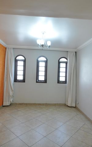 Casa para alugar com 200m², 2 quartos e 3 vagasSala