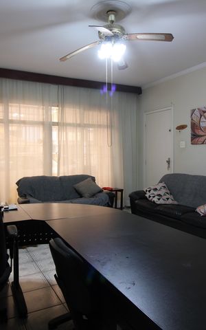 Casa à venda com 130m², 2 quartos e 3 vagasSala