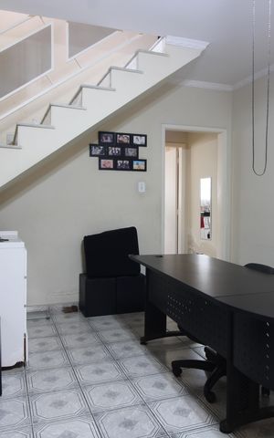 Casa à venda com 130m², 2 quartos e 3 vagasSala
